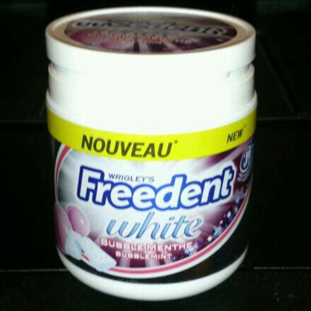 Chewing-gum white bubble menthe FREEDENT boîte 84g